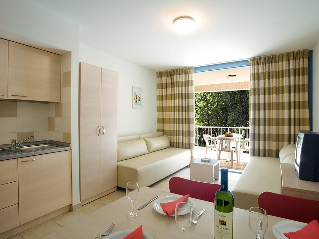 Apartment 22 AC