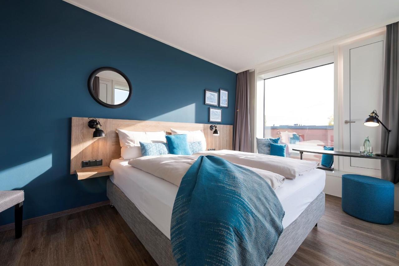 Single Room,739171258:JPEG