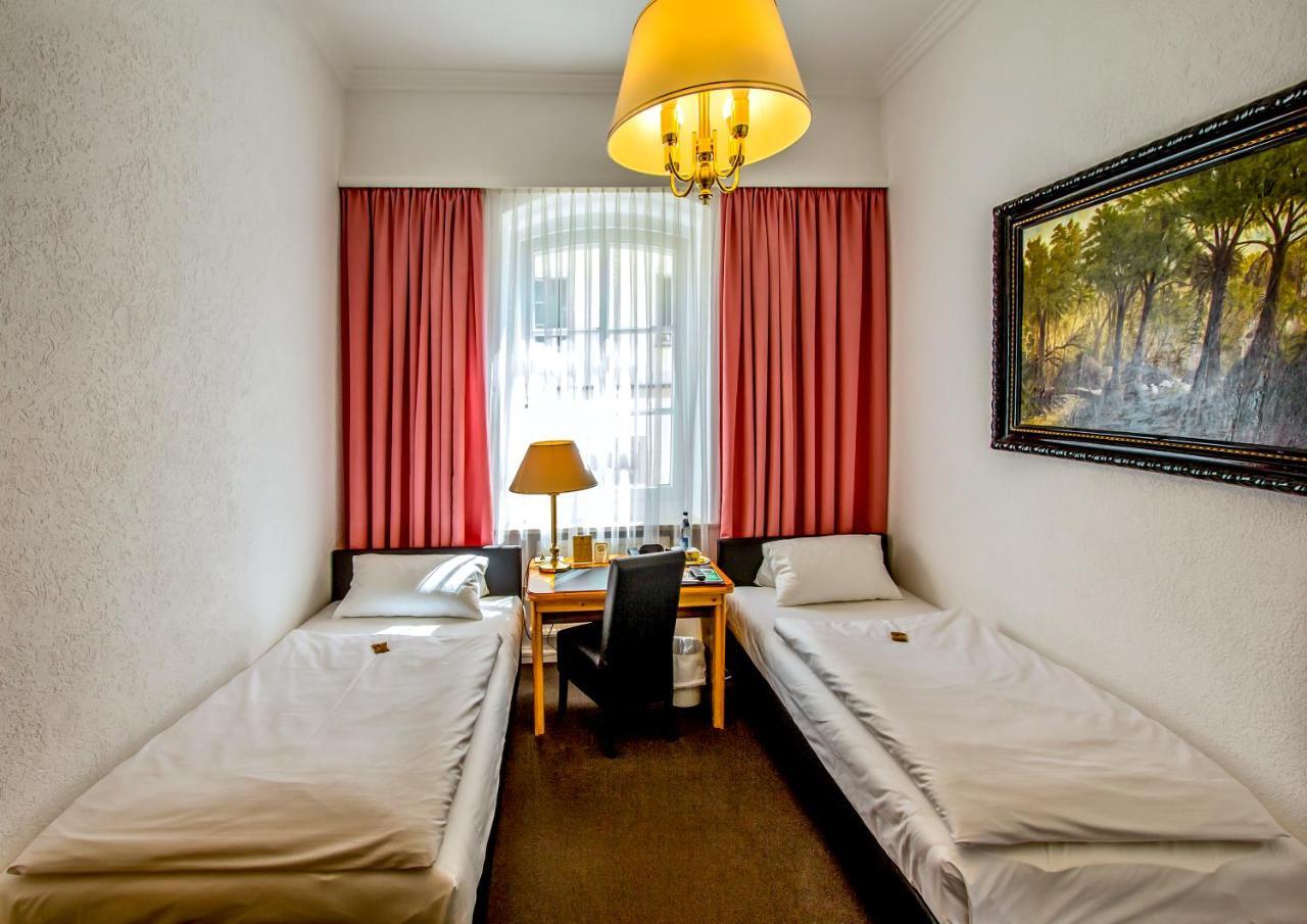 Standard Double Room,764428102:JPEG