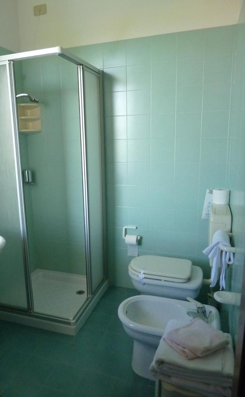 Double Room Pool View,693318012:JPEG