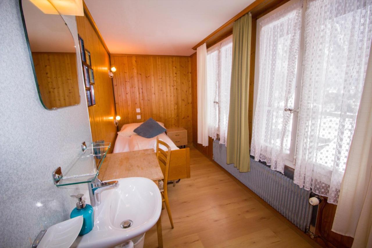 Einzelzimmer mit Gemeinschaftsbad