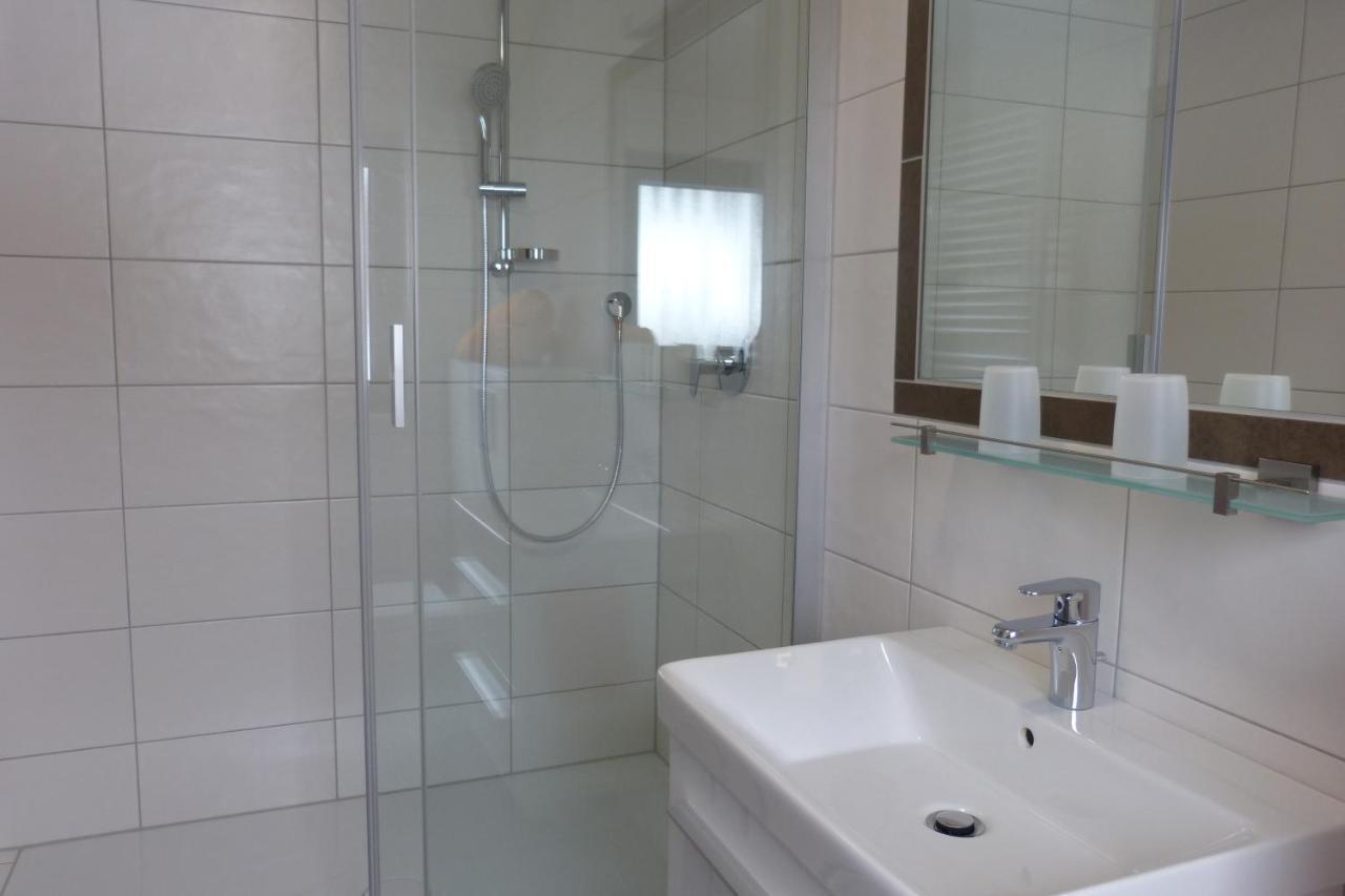 Single Room,775325047:JPEG