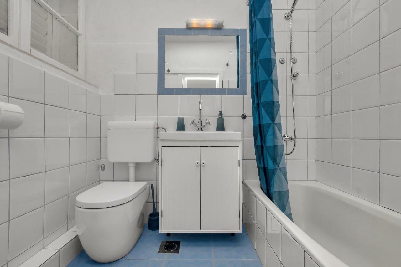 Studio Terrace,998473299:JPEG