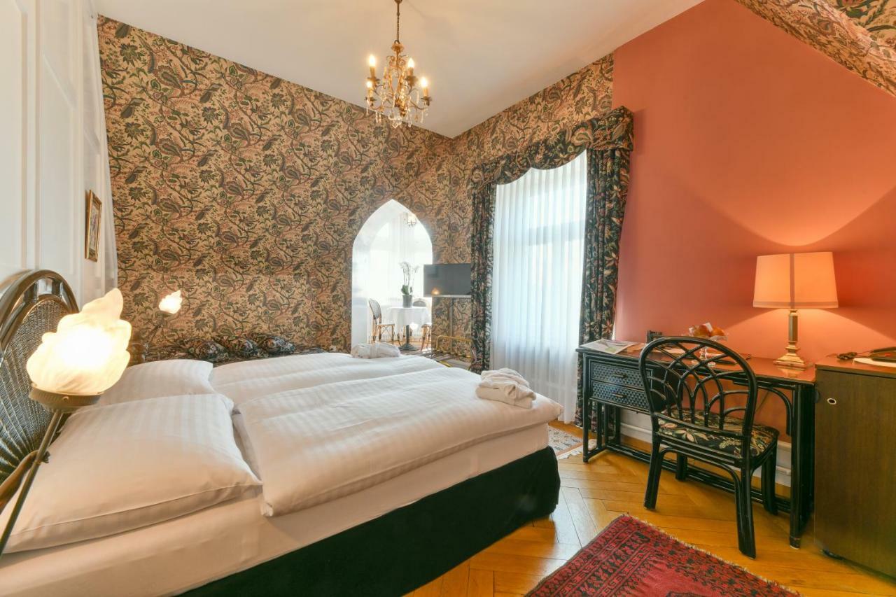Family Room,1655281027:JPEG