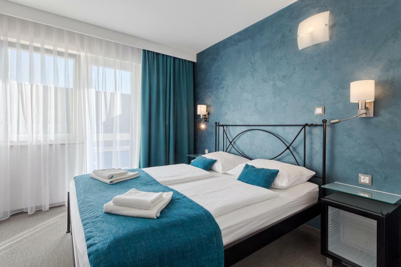 Standard Double or Twin Room Balcony