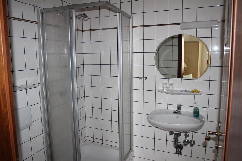 Single Room,1001143143:JPEG