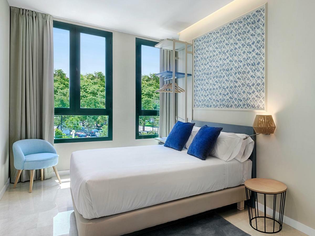 Double Room Pool View