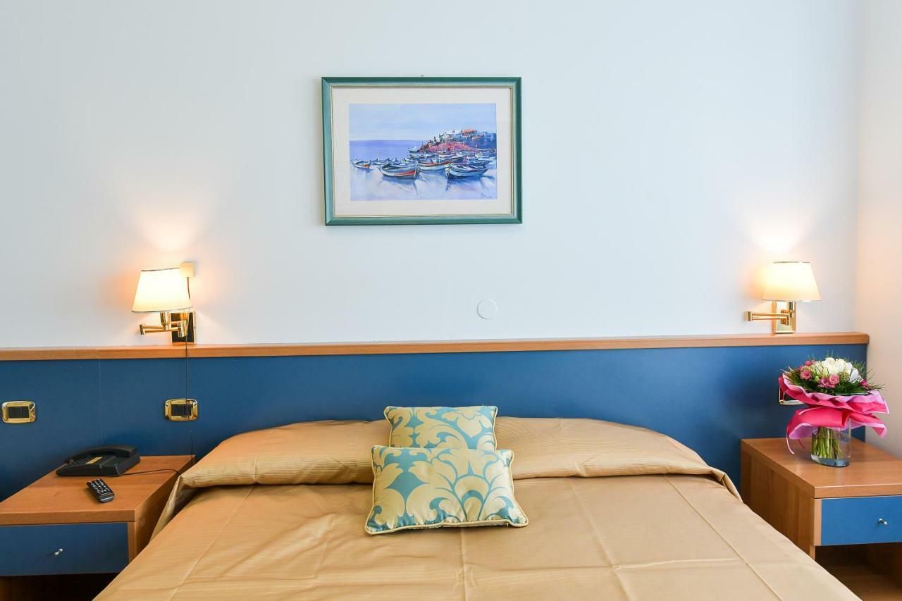 Deluxe Double Room with Sea View,1690949532:JPEG