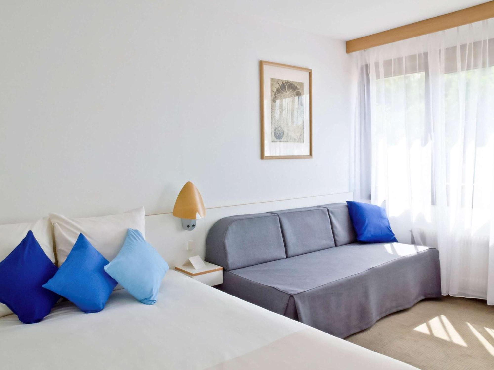 Standard Zimmer mit 1 Doppelbett und Sofa