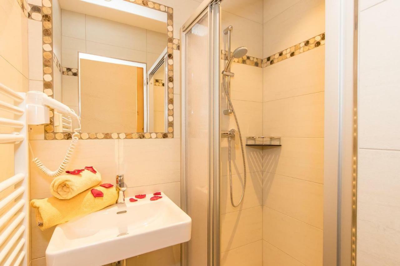 Apartment mit 2 Schlafzimmern und Dusche