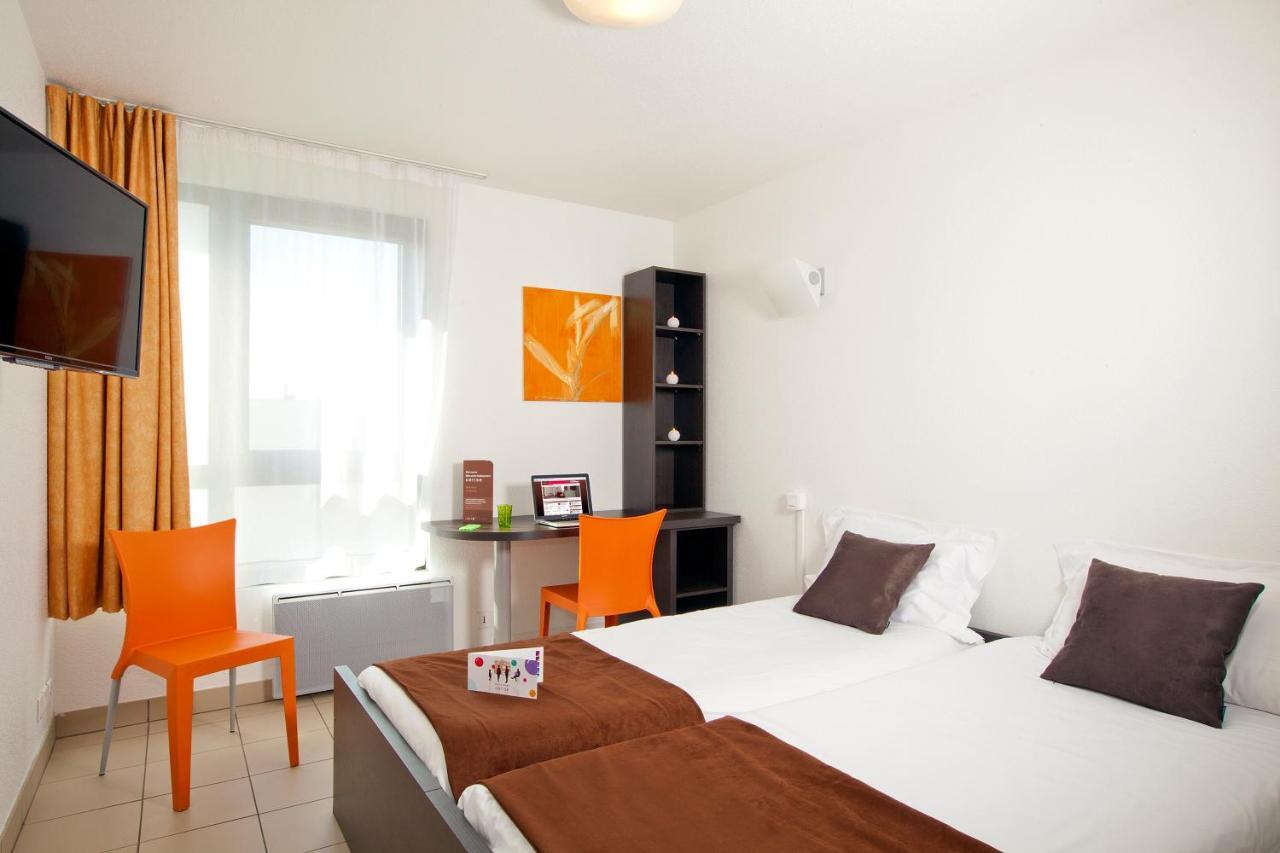 Twin Beds Studio with fan