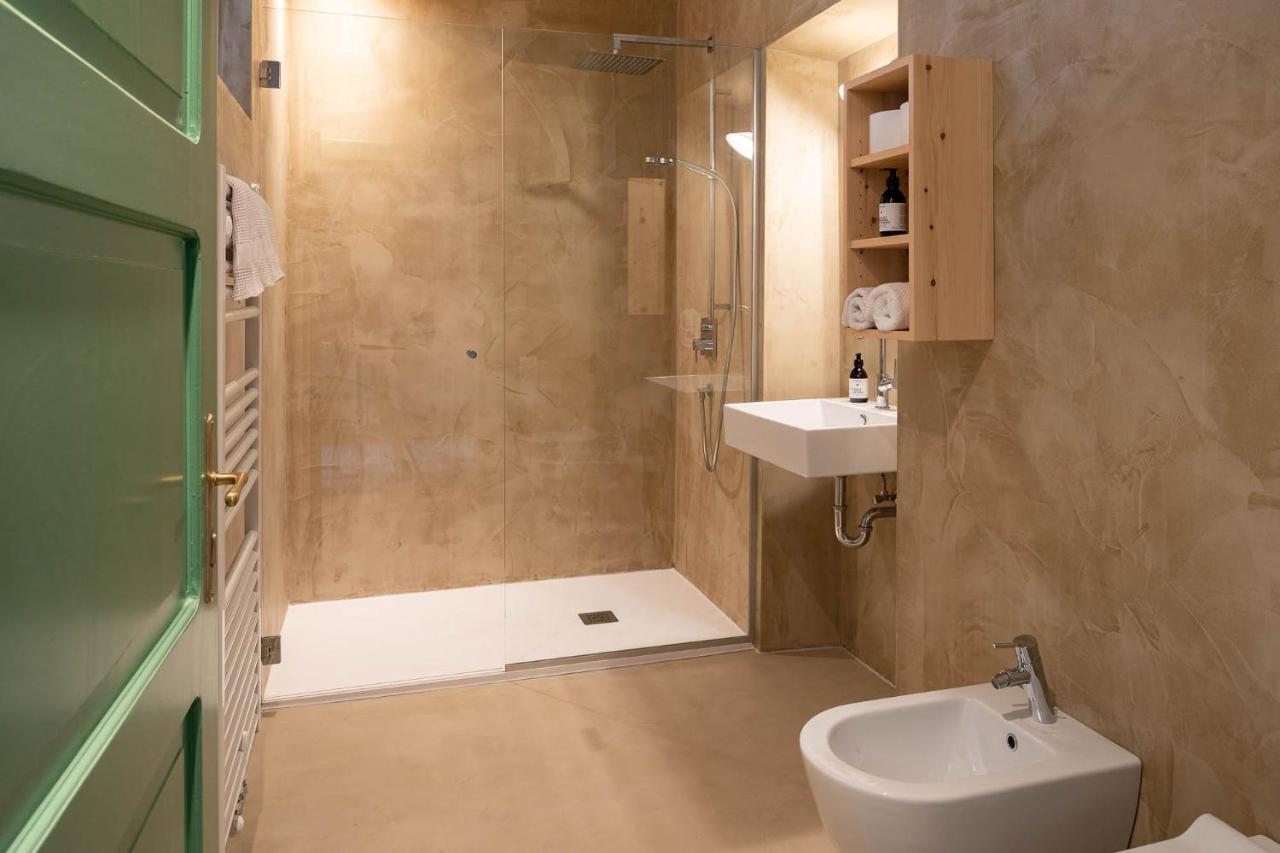 Apartment mit Balkon