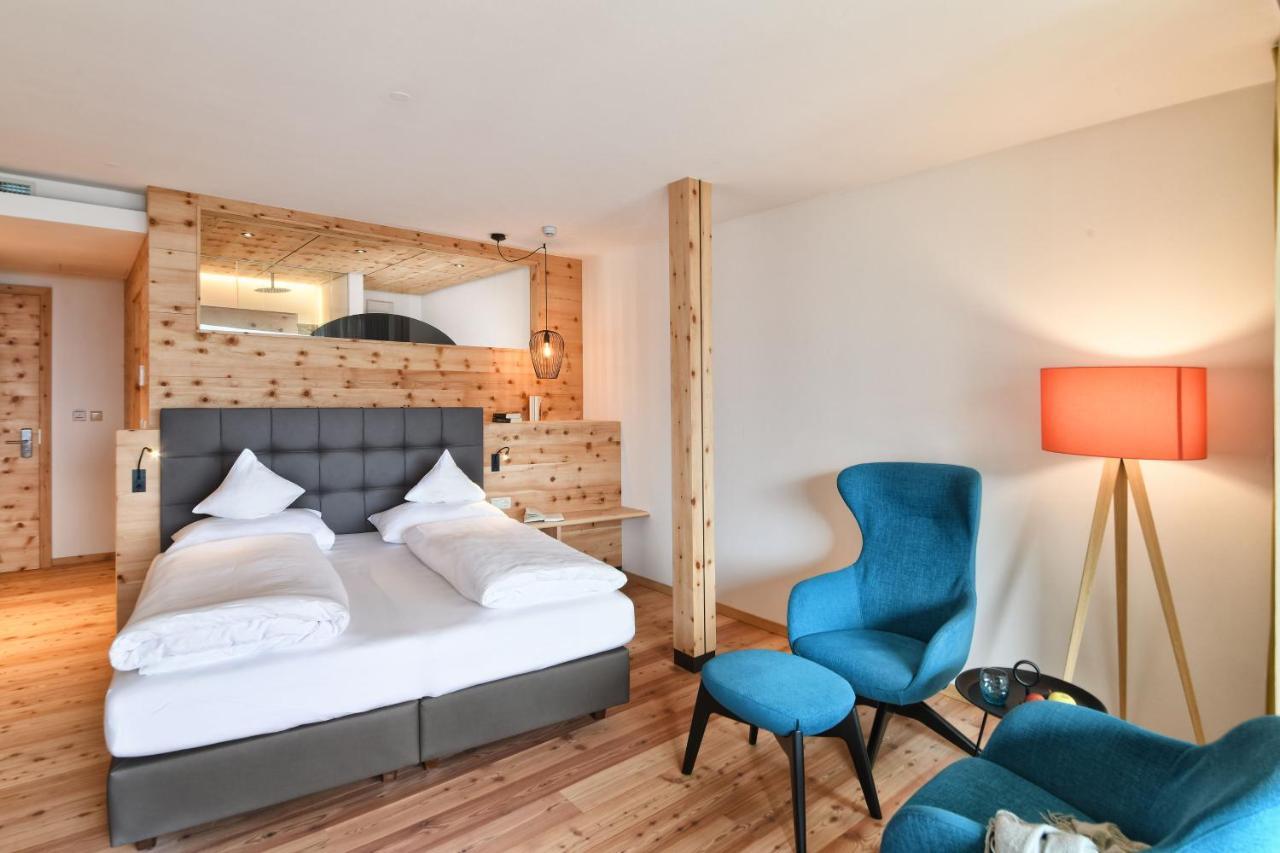 Deluxe Double Room with Balcony,964139641:JPEG