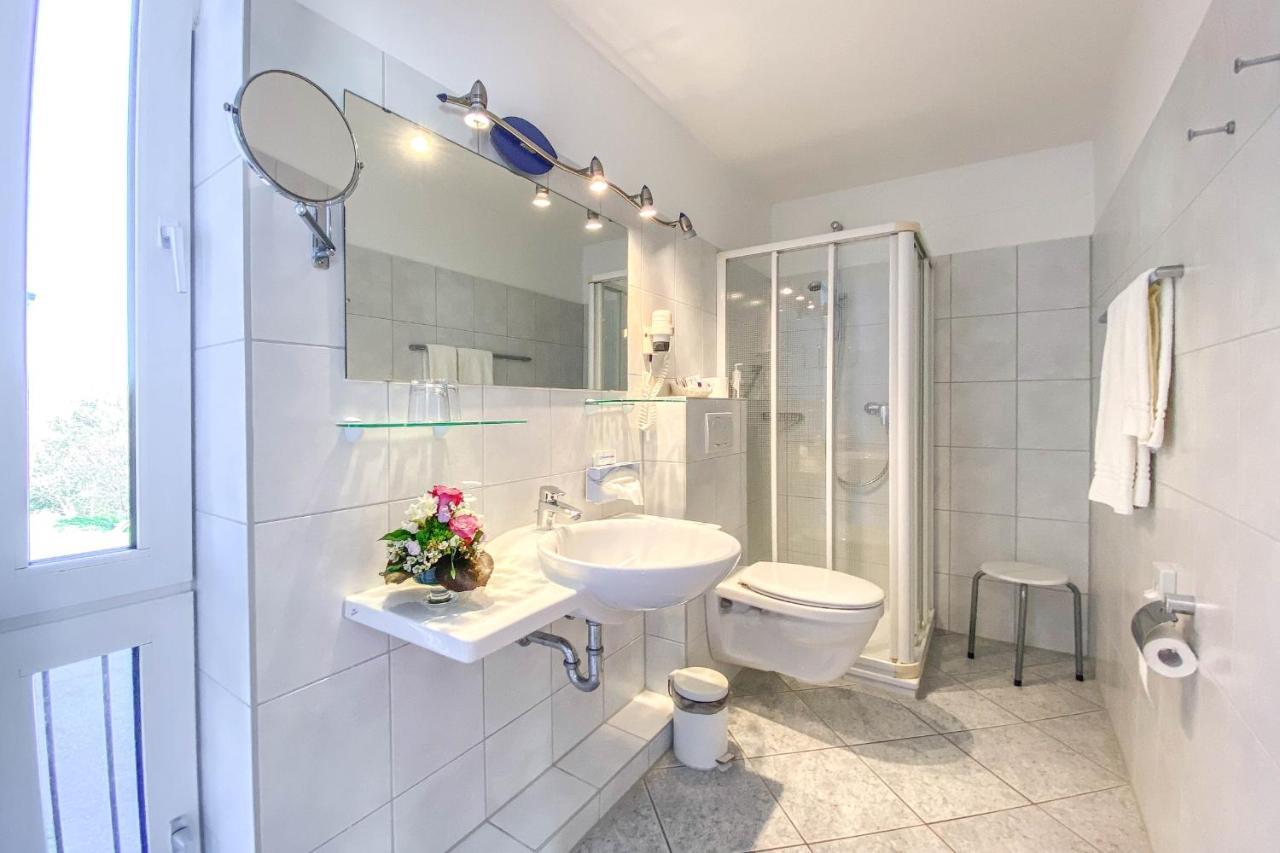 Large Double Room,985137340:JPEG