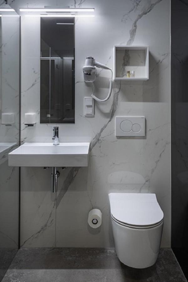 Single Room,989495590:JPEG