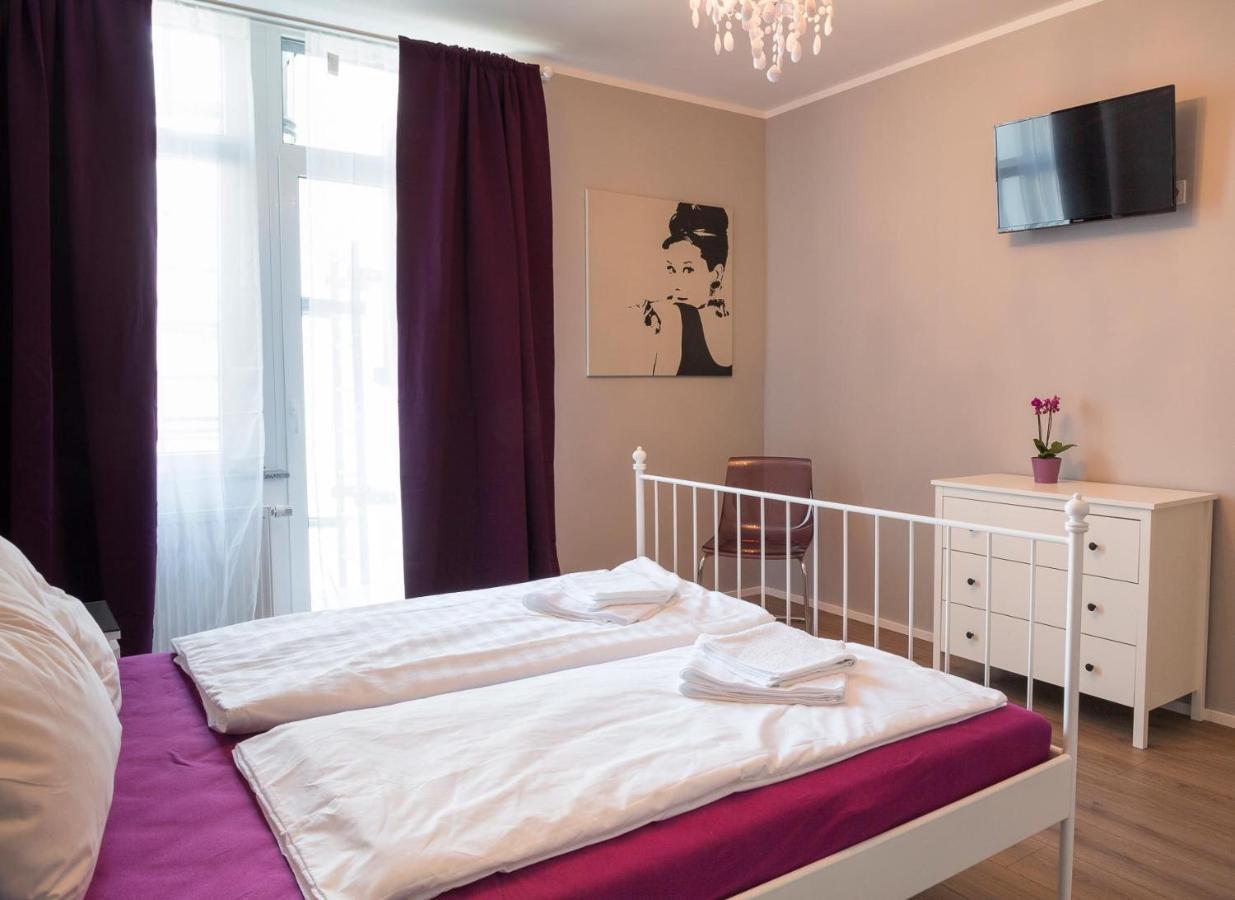 Double Room,956514838:JPEG