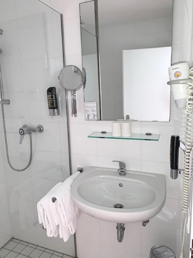 Standard Twin Room,995057812:JPEG