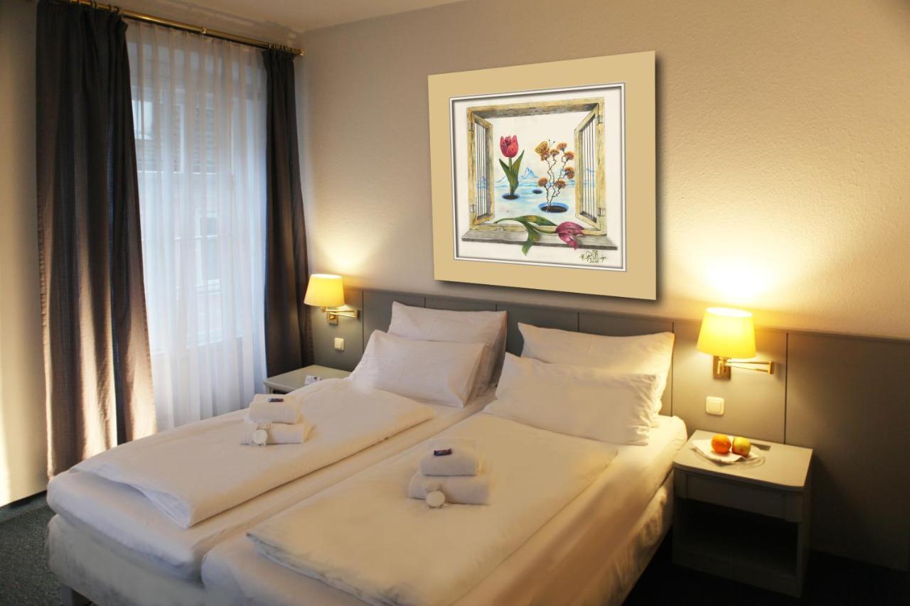 Double Room,1739359571:JPEG