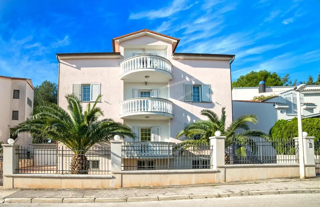 Apartments Ori-1