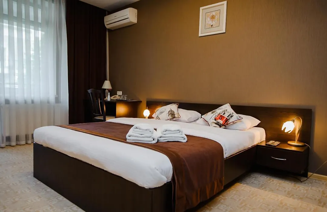TipTop Hotel CITY CENTER-1