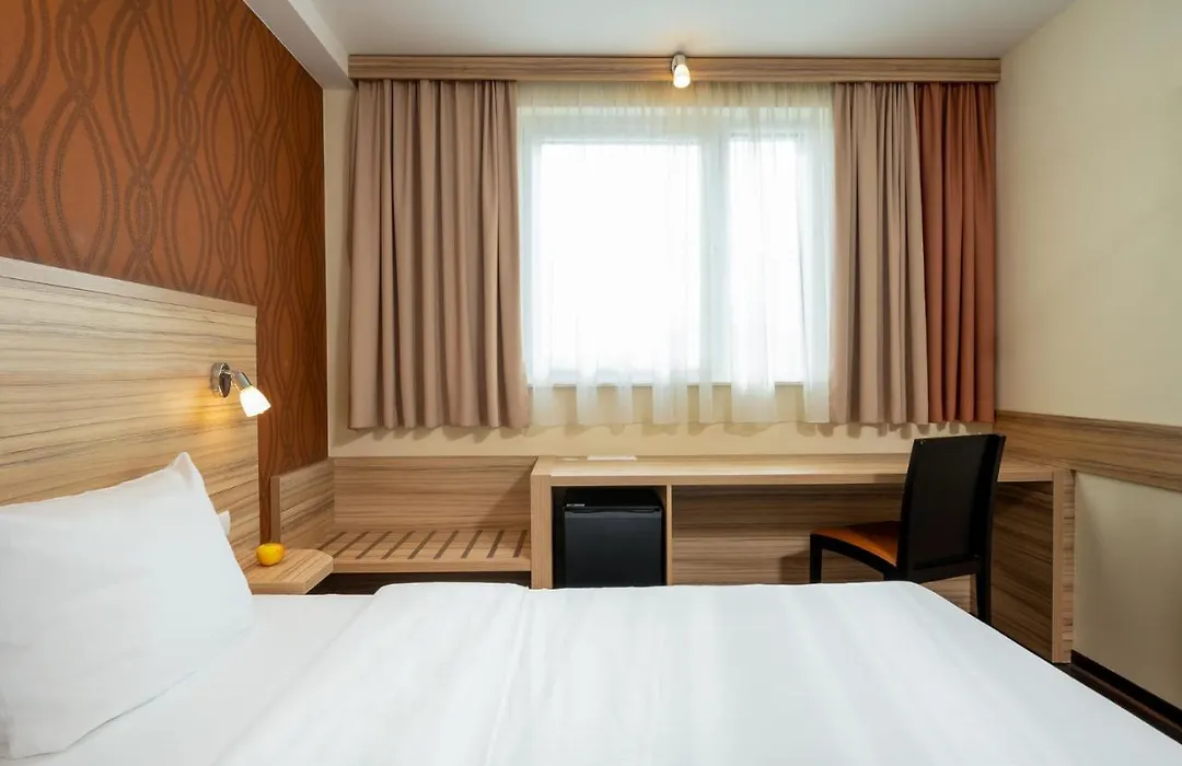 Messe & Airport Hotel Stuttgart-1