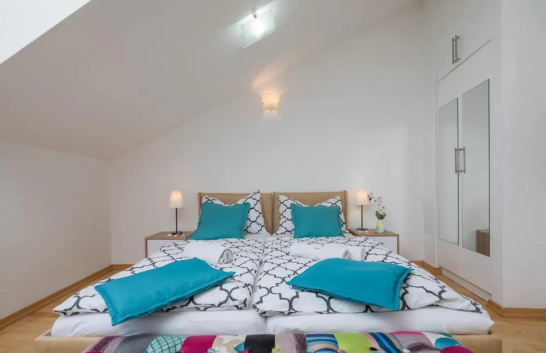 Split Center Suites-1