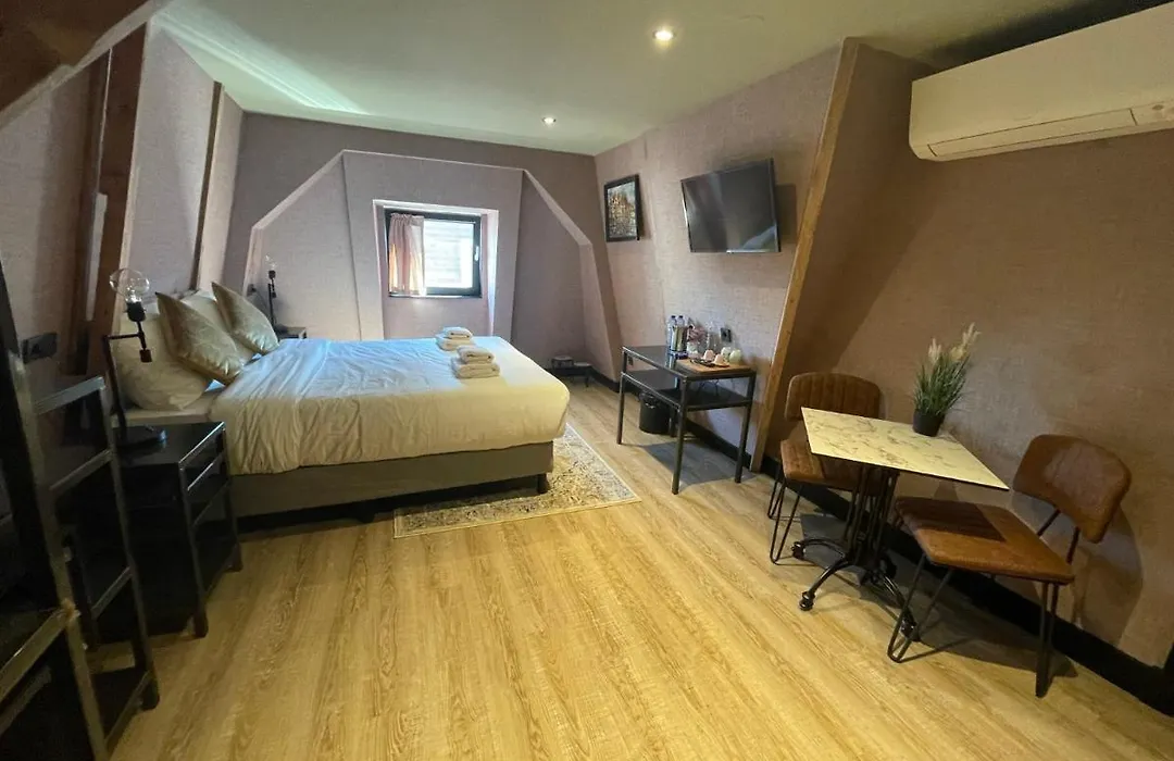 Amsterdam Hostel Centre-1