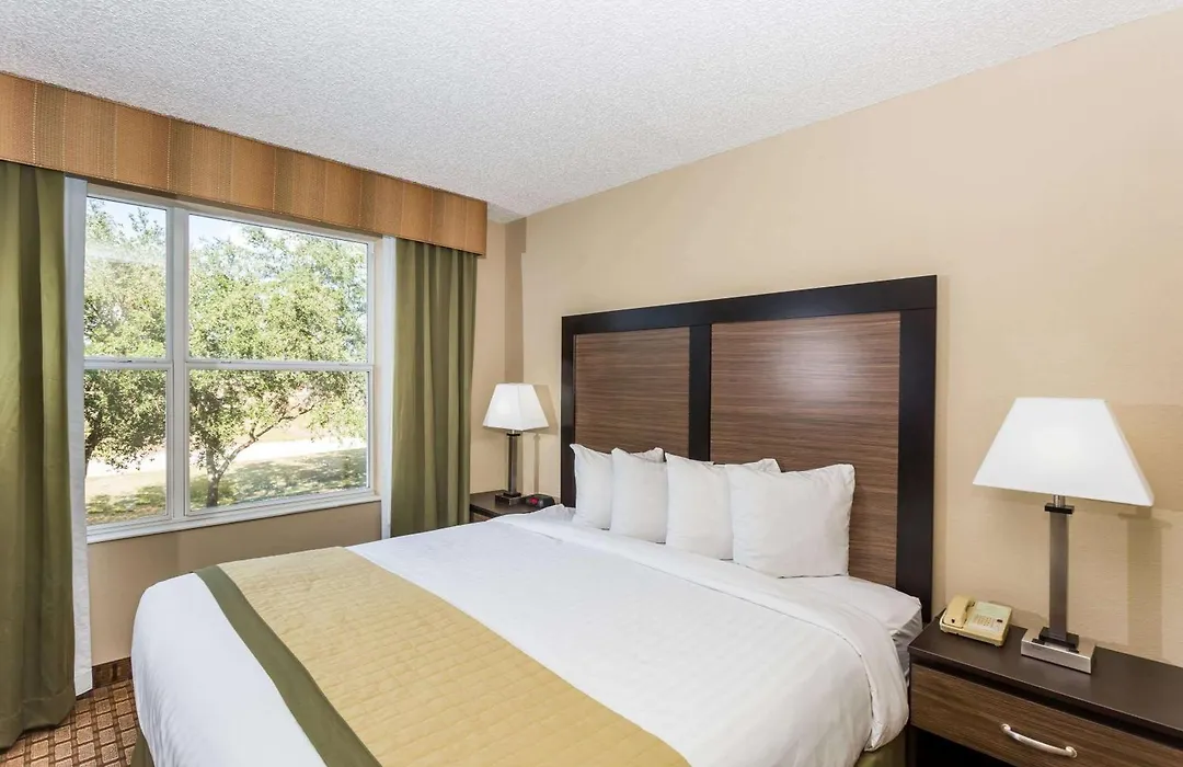 Baymont Inn & Suites By Wyndham Fort Myers I-75-1
