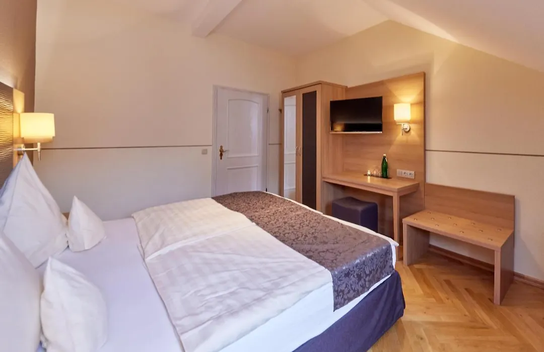 Hotel Sankt Maximilian-1