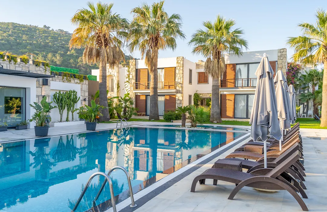 Moyo Luxury Hotel & Beach-1