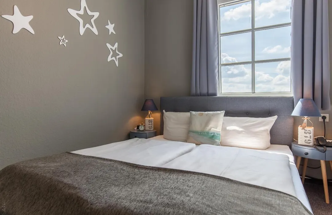 AKZENT Strandhotels Seestern, Delphin&Lachs-1