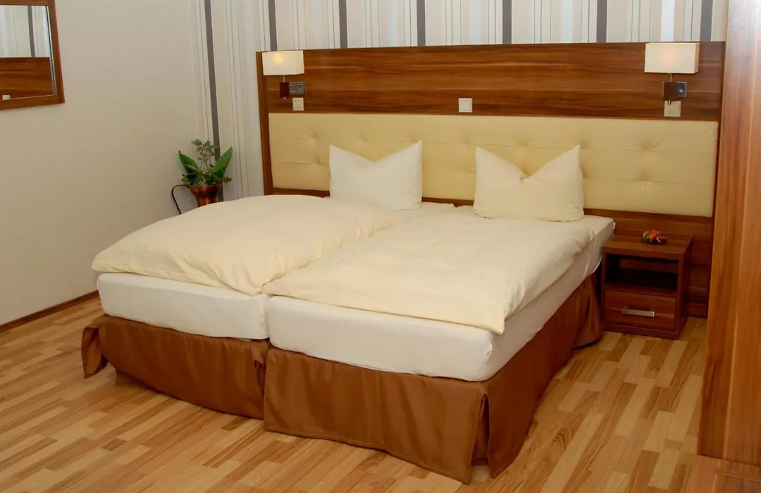 Hotel-Restaurant Laux-1