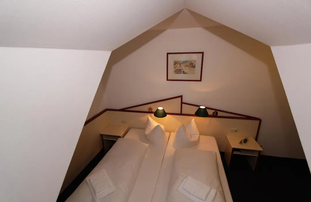 Hotel 3 Linden-1