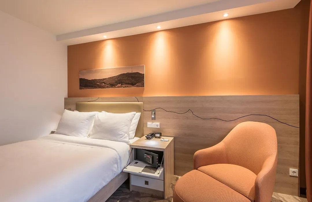 Hampton By Hilton Freiburg-1