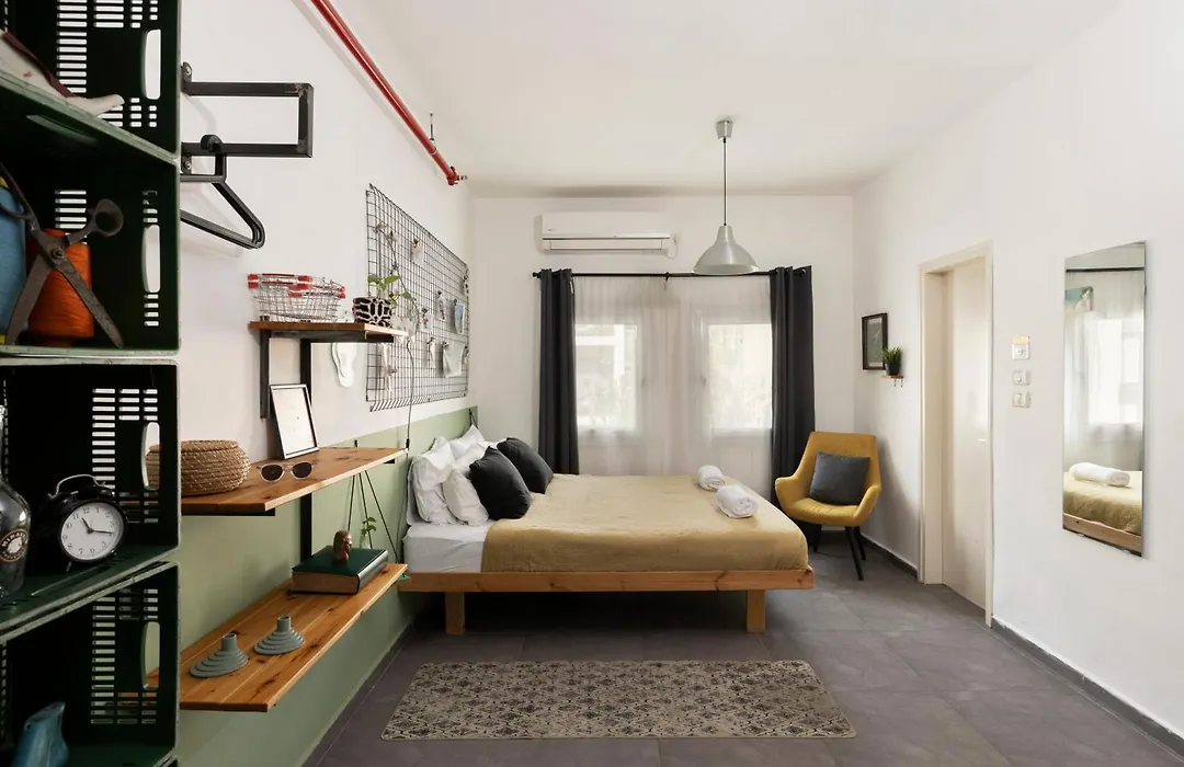 Rena'S House Smart Hotel-1