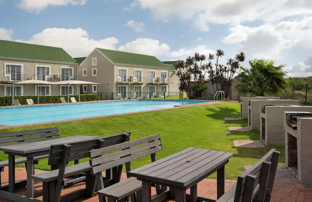 Protea Hotel By Marriott Stellenbosch & Conference Centre-1