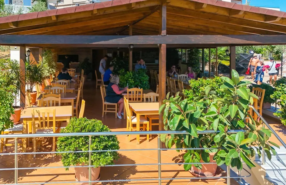 Hotel Lula Ksamil-1