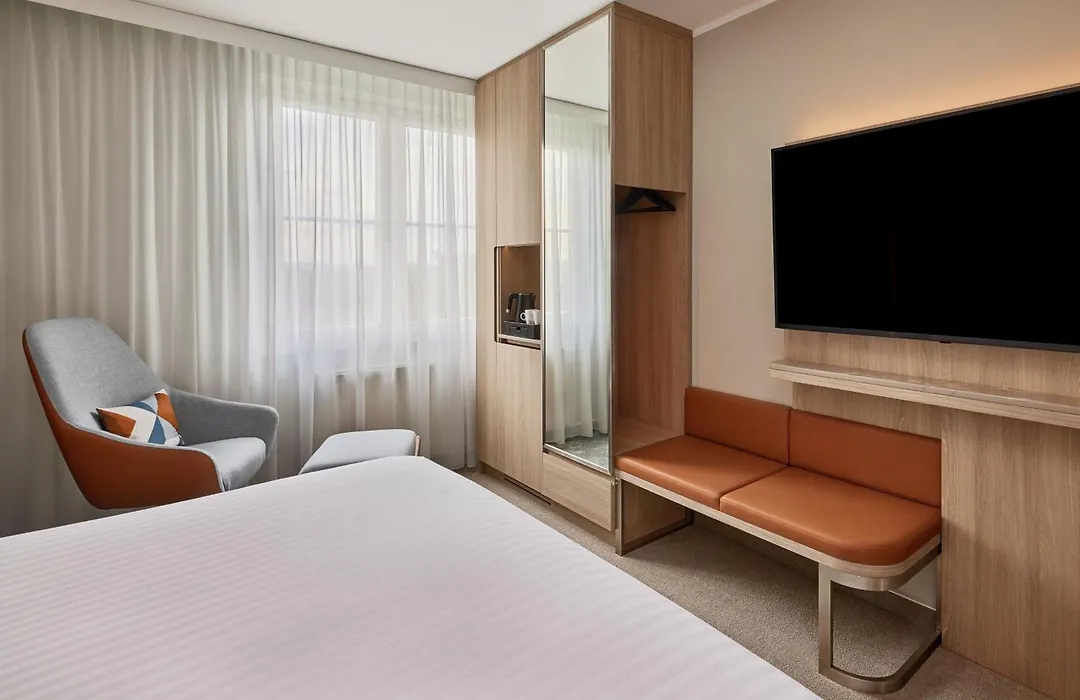 Courtyard By Marriott Dortmund-1