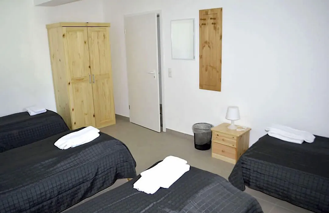 Zwei Raben Pension-1