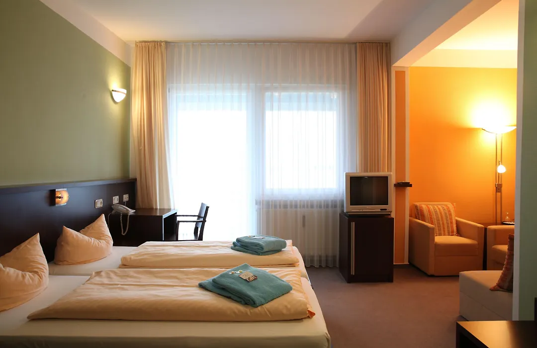 Strandhotel Senftenberger See-1