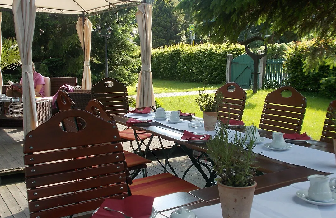 Romantik Hotel Zum Lindengarten-1