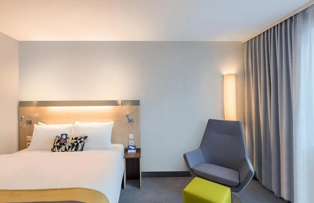 Holiday Inn Express Gütersloh, an IHG Hotel-1