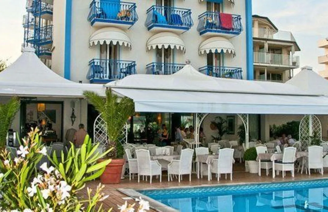 Hotel Plaza Esplanade-1