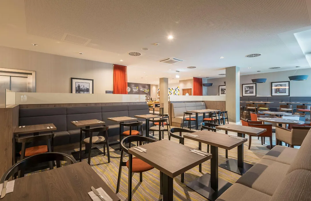 Hampton By Hilton Munich City West-1