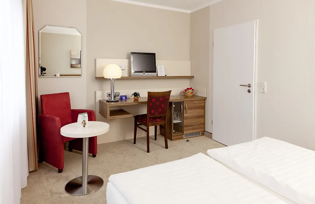 Hotel Bavaria Oldenburg-1