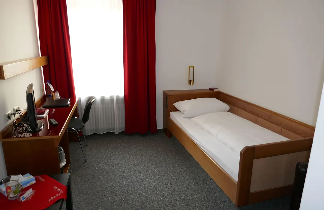Bayerischer Hof-1