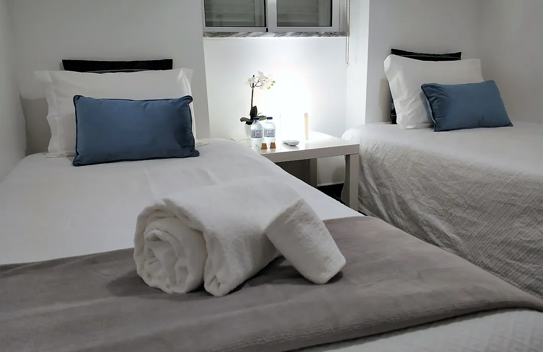 Sleep & Go Faro Airport Guest House-1