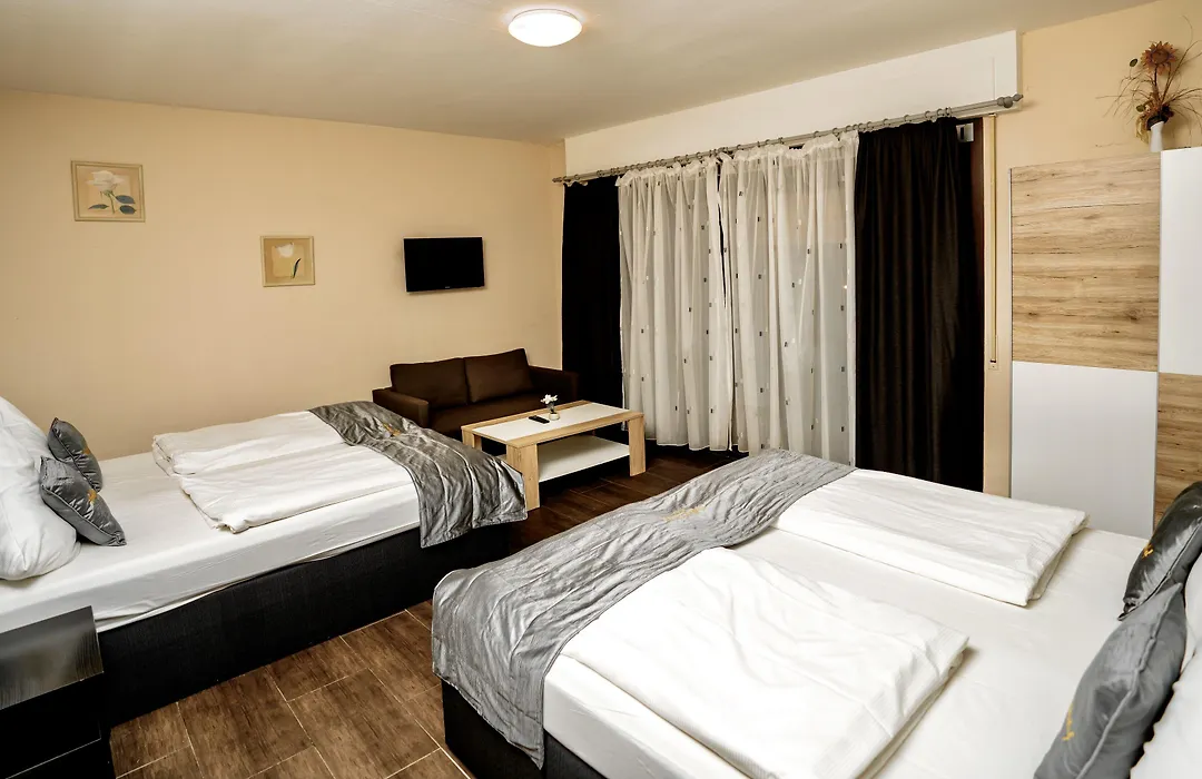 Parkhotel Lindenhof - KOSTENLOSE PARKPLÄTZE-1