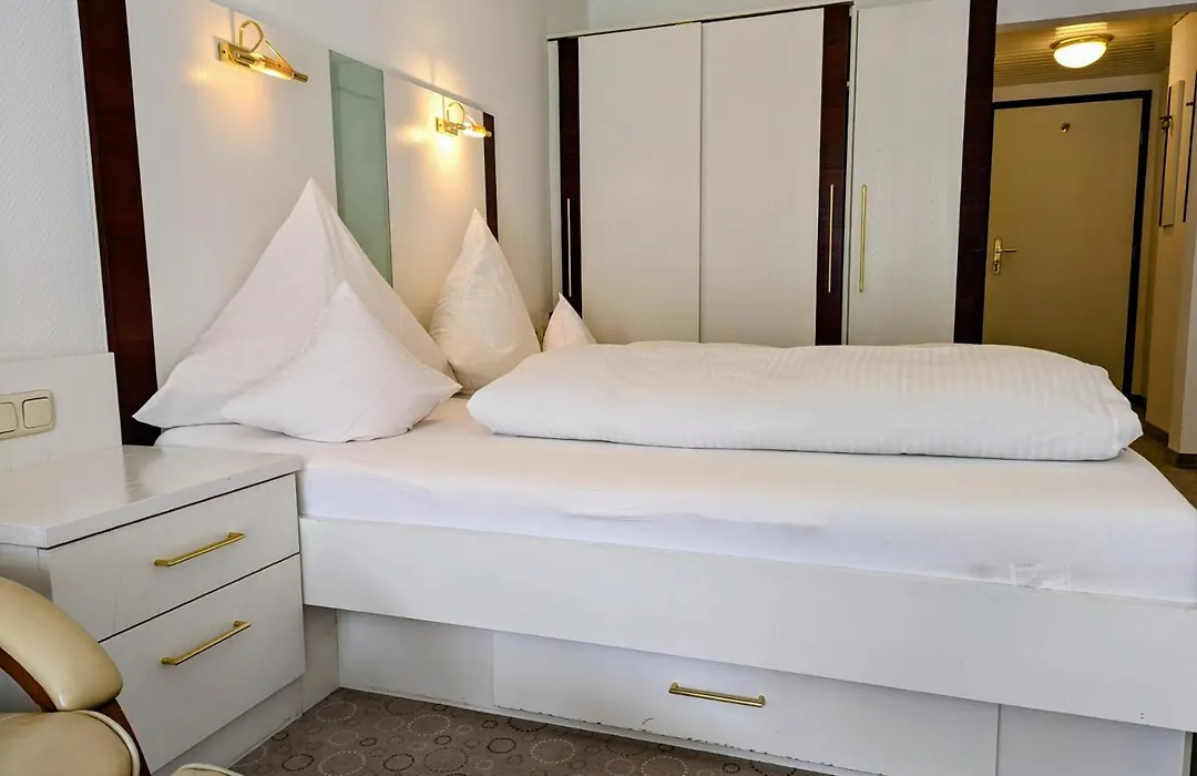 Hotel Germania-1