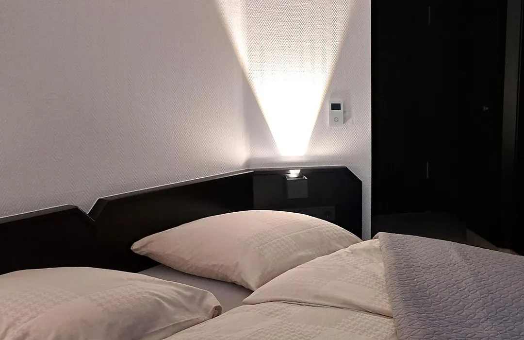 Augenblick Goodnight-1